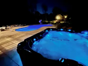 Jacuzzi · Arcade-Bar · Cinema · Sleeps18 · Pool - Image 5