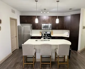 Executive Suite | 2BR Near Mayo & Corporate Hubs - Image 5