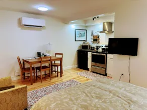 Private Walkable Ground Floor Studio with Parking - Image 5