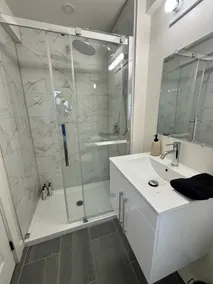 Private Walkable Ground Floor Studio with Parking - Image 2