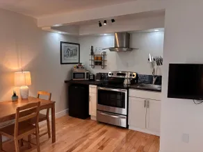 Private Walkable Ground Floor Studio with Parking - Image 3