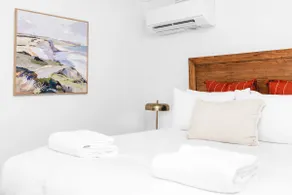 Wattle House - Firepit Retreat, 5 Mins to CBD - Image 4