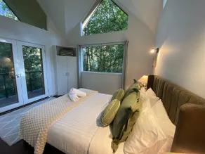 Lochiel Treetops Tri-Level #1 - Cosy Couple Cabin - Image 3