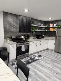 Modern Luxe 2BR Suite | Private Entry | Parking - Image 3