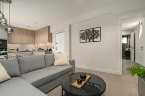 Modern residence in Egaleo - Image 4