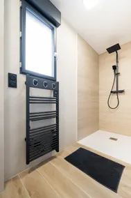 Spa Moment of Relaxation – Private Indoor Hot Tub - Image 5