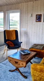 Outdoor area | Quiet Lakeview Escape Near Reykjavík - Image 2