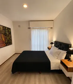 Bright loft with balcony and private entrance - Image 5