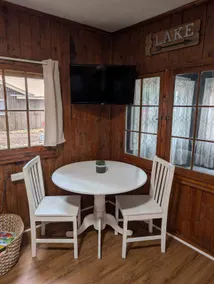 Cozy Romantic Northern Michigan Cabin - Image 5