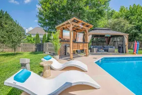 Knoxville Escape - Pool, Hot Tub, Sauna -Sleeps 15 - Image 2