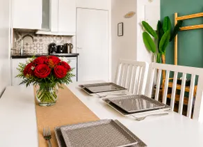 Bright, modern 1-bedroom apartment with central terrace - Image 5