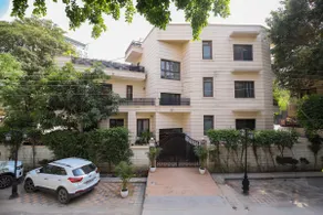 Cozy Studio Stay Near Huda City Metro | Sec 28 GGM - Image 5