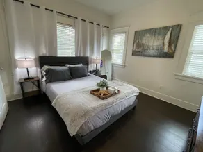 Spacious Family Oasis - Parking & Fenced Yard - Image 4