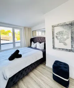 Cozy 2BR Apt & LR with Balcony Near Museum Gugging - Image 2
