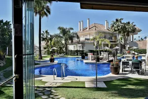 Bhost - Aloha Hill Club - Image 5