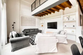Luxury 5BR Retreat near Navigli - Image 3