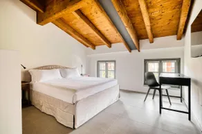 Luxury 5BR Retreat near Navigli - Image 2