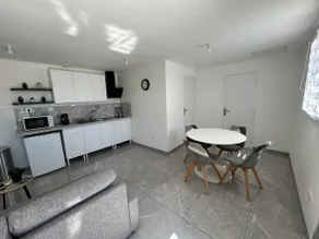 Modern and peaceful home - Image 4