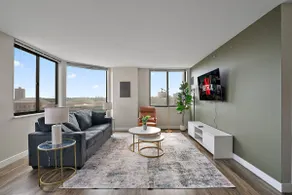 Amazing Downtown Apt: Gym • Pool • Rooftop Lounge - Image 2