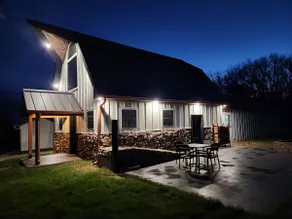 The Barn at Reed | Hot Tub + Horse Friendly - Image 3