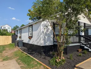 3BR 2Bath near Bon Secours SF Hospital with Fence - Image 5