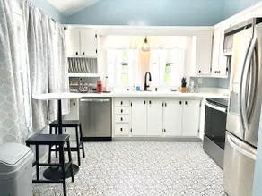 The Cozy Cottage - Image 3