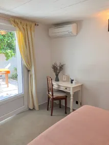 Beautiful Apartment in the Shadow of the Quince Trees - Image 4