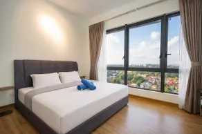 Chic 2BR Family Stay Near Jonker St - Image 2