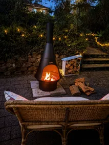 Peaceful Coastal Getaway - Fire Pit, BBQ & Gardens - Image 2