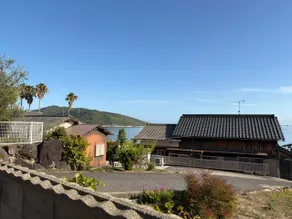 “Namitoke Beachside Inn,” entire building for rent, sleeps 6, right below Olive Beach, 5-minute walk to Olive Park - Image 4