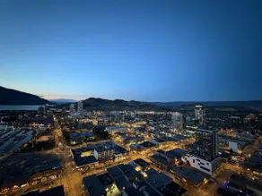 Million-dollar view! Downtown Kelowna - Image 3