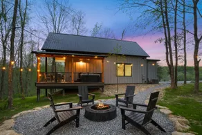 Treetop Windows · Hot Tub · Forest Views | Luxe - Image 2