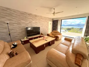 Coolabah Coastal Retreat with Sea Views - Image 2