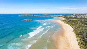 Azure · Beachside Apt · Opposite Park Beach Coffs - Image 4