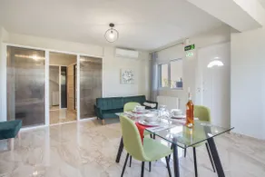 Studio Apartment - Image 3