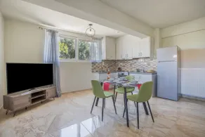 Studio Apartment - Image 5