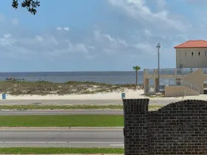 Best location cozy condo in Biloxi Beach, 2b-1.5b. - Image 3