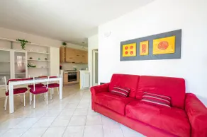 GuestHost - Comfy Apartment 200 mt from the Lake! - Image 2