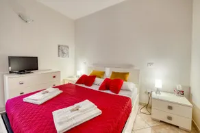 GuestHost - Comfy Apartment 200 mt from the Lake! - Image 4