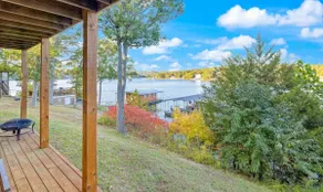 Charming 3BR Cabin - Jacuzzi Tub - LAKE VIEW - Image 3