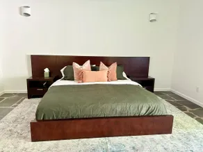 Modern Luxury Getaway Stony Brook Village - Image 3