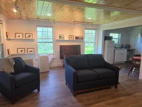 The Gallery/Newly renovated bungalow - Image 4