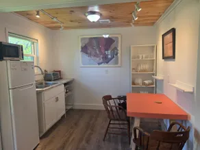 The Gallery/Newly renovated bungalow - Image 5