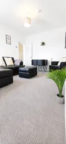 Gateshead Urban 3 Bed Home Sleeps 7, Free Parking - Image 2