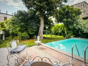 House with garden and swimming pool in a stately building - Image 3