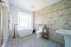 The Garden Suite (1 Bedroom Plus Den) - Image 5