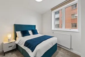 2‑Bed • Riverside • Parking • Wi‑Fi • Heathrow - Image 4