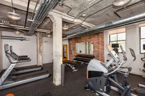 Top-Floor Loft , Downtown Views, Free Parking - Image 5