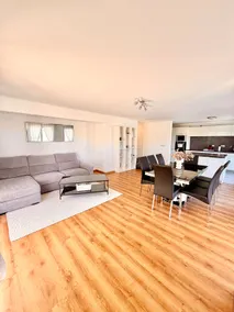 Spacious apartment in the Gulf of Saint-Tropez - Image 3