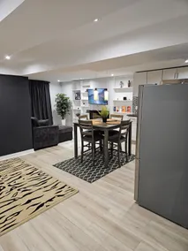 Modern Whitby Retreat: Near 401 & Private Entry - Image 3